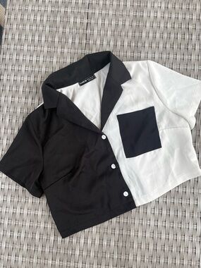 SHEIN Black & White Cropped Button-Front Kids Shirt